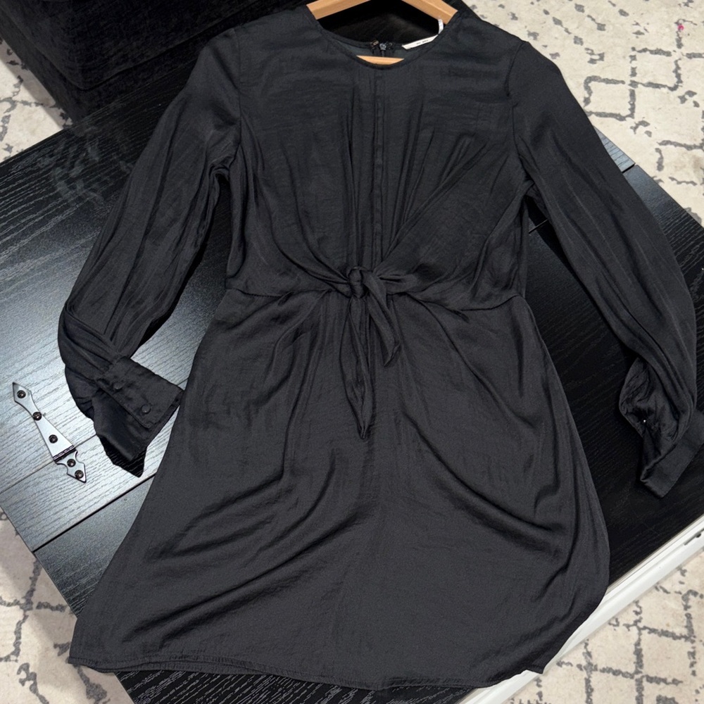 Francesca's Collections Black Long-Sleeve Tie-Front Dress